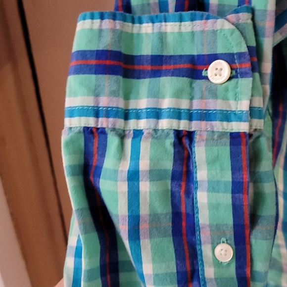 Hollister 100% cotton Button Down Size Medium - Picture 3 of 9